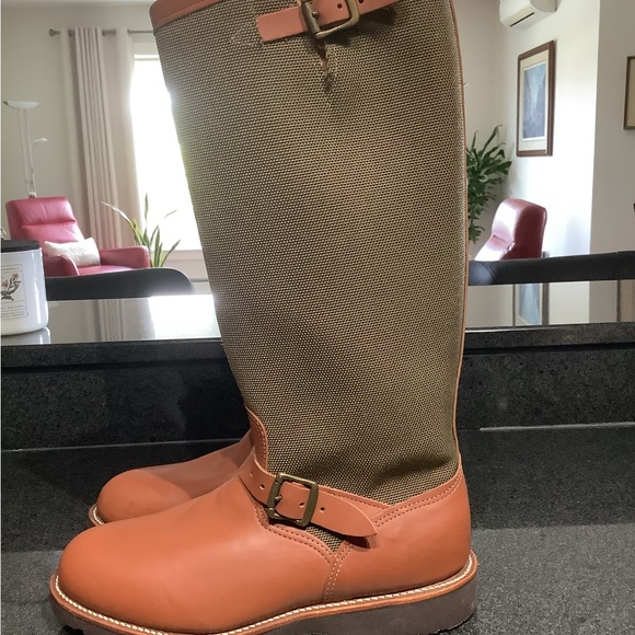 Men’s Chippewa Boots - Picture 2 of 12